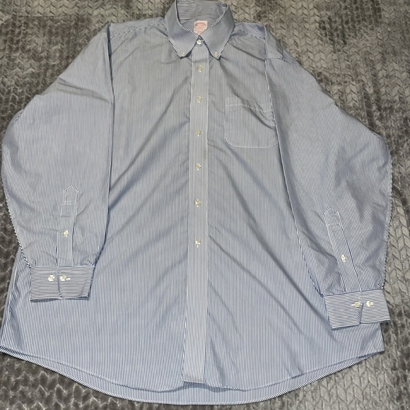 Brooks Brothers Long Sleeve Button Down Shirt.  100% Cotton.  Size 17.5-4/5. - Picture 4 of 8